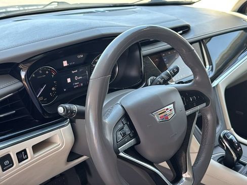 Used 2020 Cadillac XT6 Premium Luxury AWD/4WD image 22