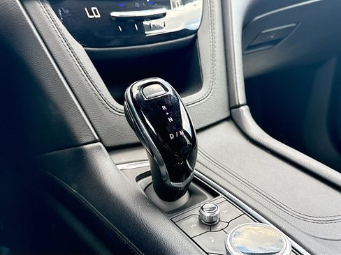 Used 2024 Cadillac XT6 Premium Luxury FWD image 31