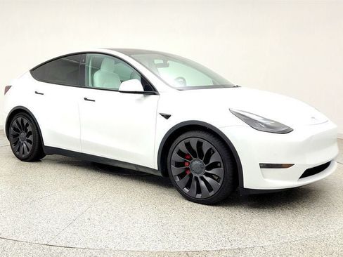 Used 2022 Tesla Model Y Performance AWD/4WD image 3