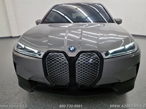 Used 2024 BMW iX xDrive50 w/ Premium Package AWD/4WD image 4