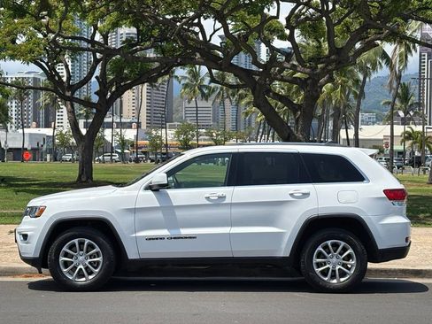 Used 2021 Jeep Grand Cherokee Laredo X RWD image 2