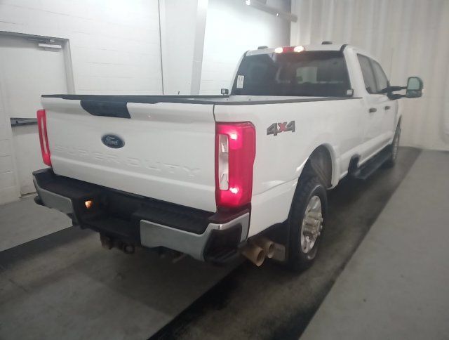 Used 2024 Ford F350 XLT AWD/4WD image 4