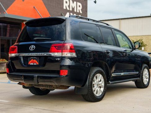 Used 2017 Toyota Land Cruiser image 5