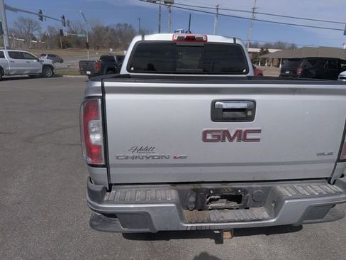Used 2018 GMC Canyon SLE image 16