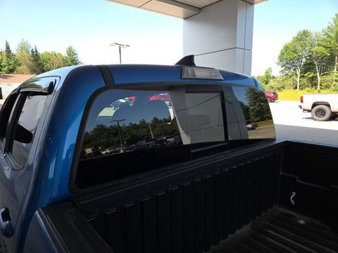 Used 2017 Toyota Tacoma TRD Sport AWD/4WD image 23