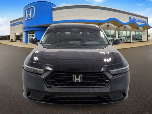 Used 2023 Honda Accord EX image 3