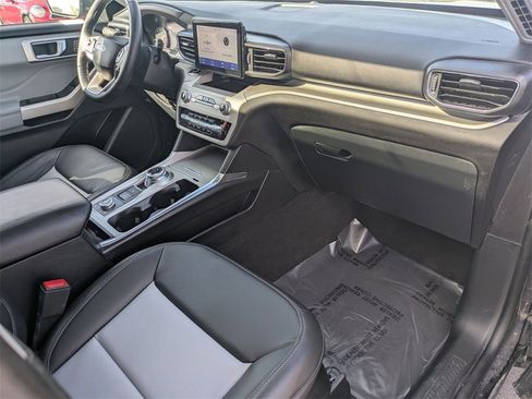 Used 2024 Ford Explorer XLT w/ Equipment Group 202A image 27