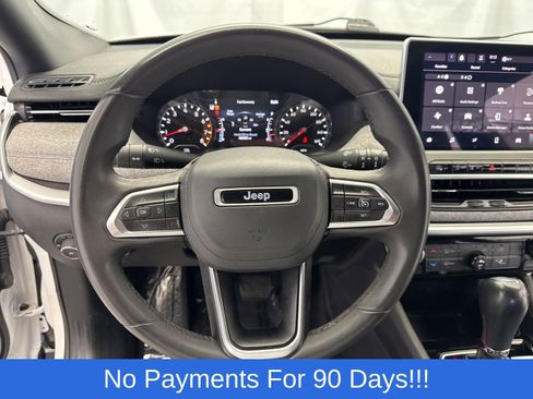 Used 2023 Jeep Compass Latitude image 16