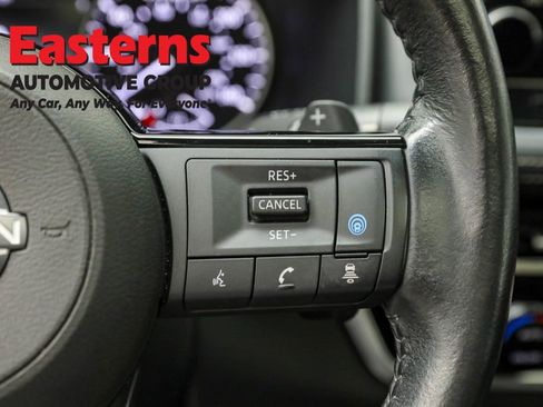 Used 2022 Nissan Rogue SL w/ SL Premium Package image 16