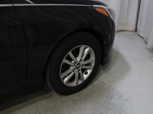 Used 2017 Hyundai Sonata SE image 25