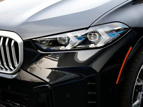 New 2026 BMW X5 xDrive40i w/ M Sport Package AWD/4WD image 12