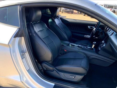 Used 2019 Ford Mustang Premium image 8