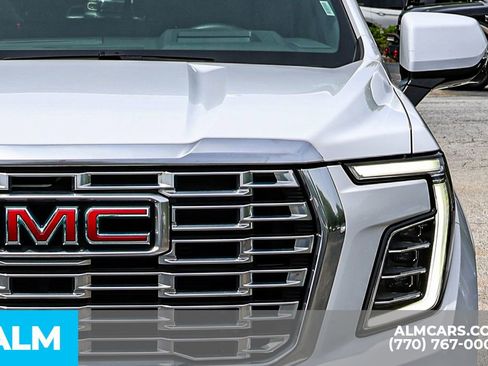 Used 2025 GMC Yukon Denali AWD/4WD image 15