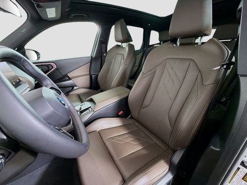 Used 2025 BMW X3 xDrive30i w/ Premium Package image 11