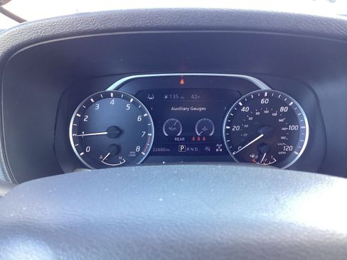 Used 2024 Nissan Frontier SV w/ SV Convenience Package image 16