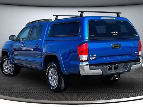 Used 2017 Toyota Tacoma SR5 image 4