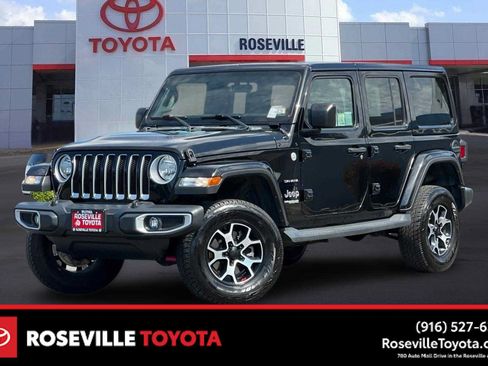 Used 2018 Jeep Wrangler Unlimited Sahara w/ Uconnect 4C Nav & Sound Group AWD/4WD image 1