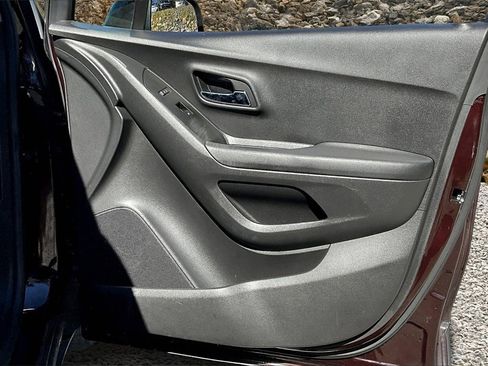 Used 2022 Chevrolet Trax LT image 20