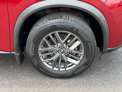 Used 2023 Nissan Rogue S image 37