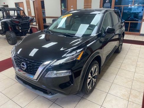 Used 2023 Nissan Rogue SV FWD image 1