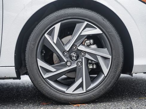 Certified 2025 Hyundai Elantra Sport image 13