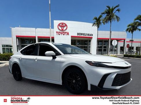 Certified 2025 Toyota Camry SE w/ Convenience Package FWD image 1