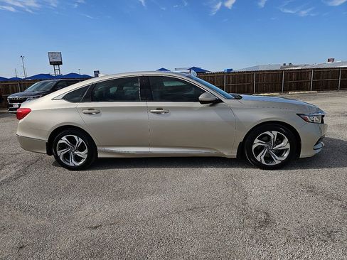 Used 2019 Honda Accord EX image 9