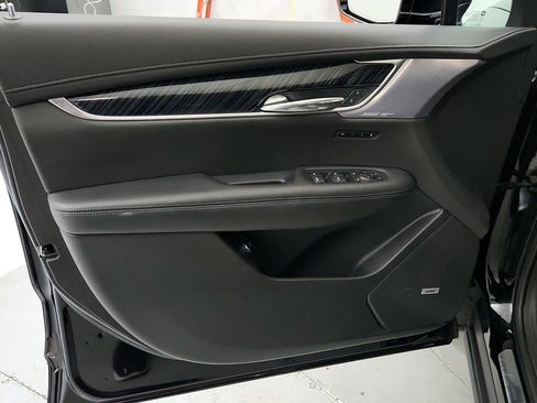 Certified 2023 Cadillac XT6 Premium Luxury w/ LPO, Floor Liner Package AWD/4WD image 17