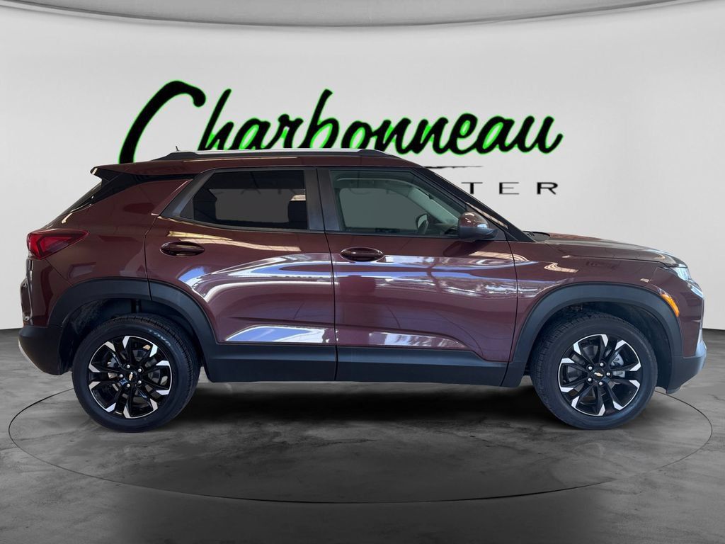 Used 2022 Chevrolet TrailBlazer LT w/ Convenience Package FWD image 6