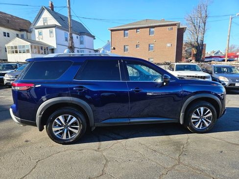 Used 2024 Nissan Pathfinder SL image 6