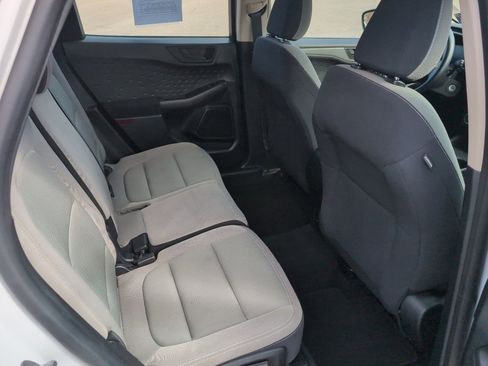 Used 2020 Ford Escape S image 21