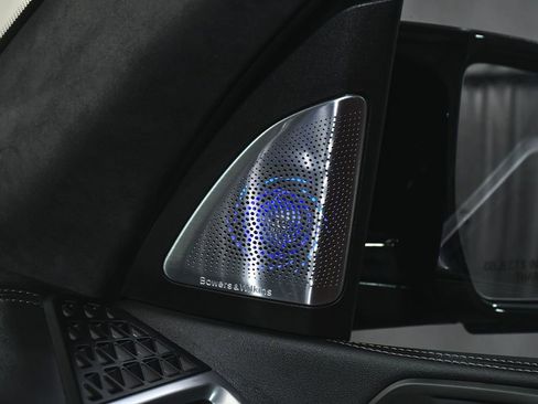 Used 2024 BMW X5 M60i image 39