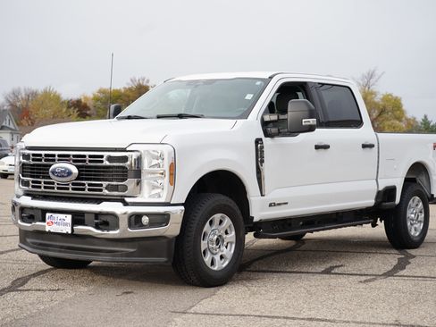 Used 2024 Ford F250 XLT w/ FX4 Off-Road Package image 8
