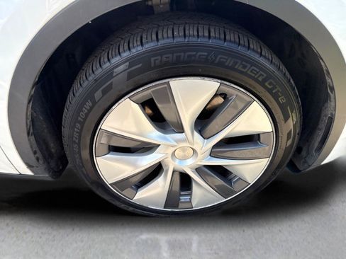 Used 2023 Tesla Model Y Long Range AWD/4WD image 21