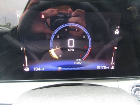 Used 2025 Chevrolet Trax LT w/ LT Convenience Package FWD image 23