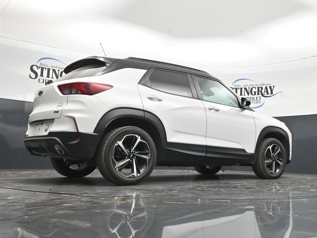 Used 2023 Chevrolet TrailBlazer RS w/ Convenience Package AWD/4WD image 32