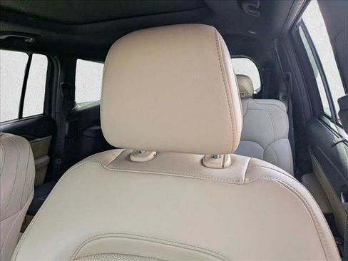 Used 2023 Jeep Grand Cherokee L Limited RWD image 14