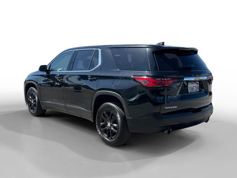 Used 2022 Chevrolet Traverse LS FWD image 3