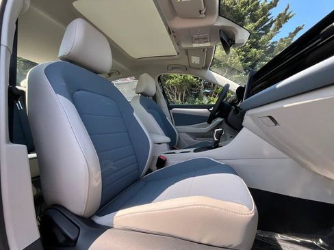 New 2026 Volkswagen Jetta SE FWD image 12