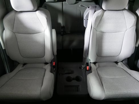 Used 2021 Toyota Sienna LE image 13