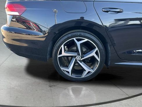 Used 2022 Volkswagen Passat 2.0T R-Line FWD image 29