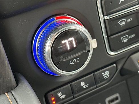 Used 2023 GMC Yukon AT4 image 30