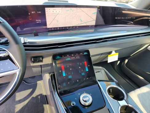 New 2025 Cadillac Escalade IQ Sport 1 w/ Smart Trailering package image 26