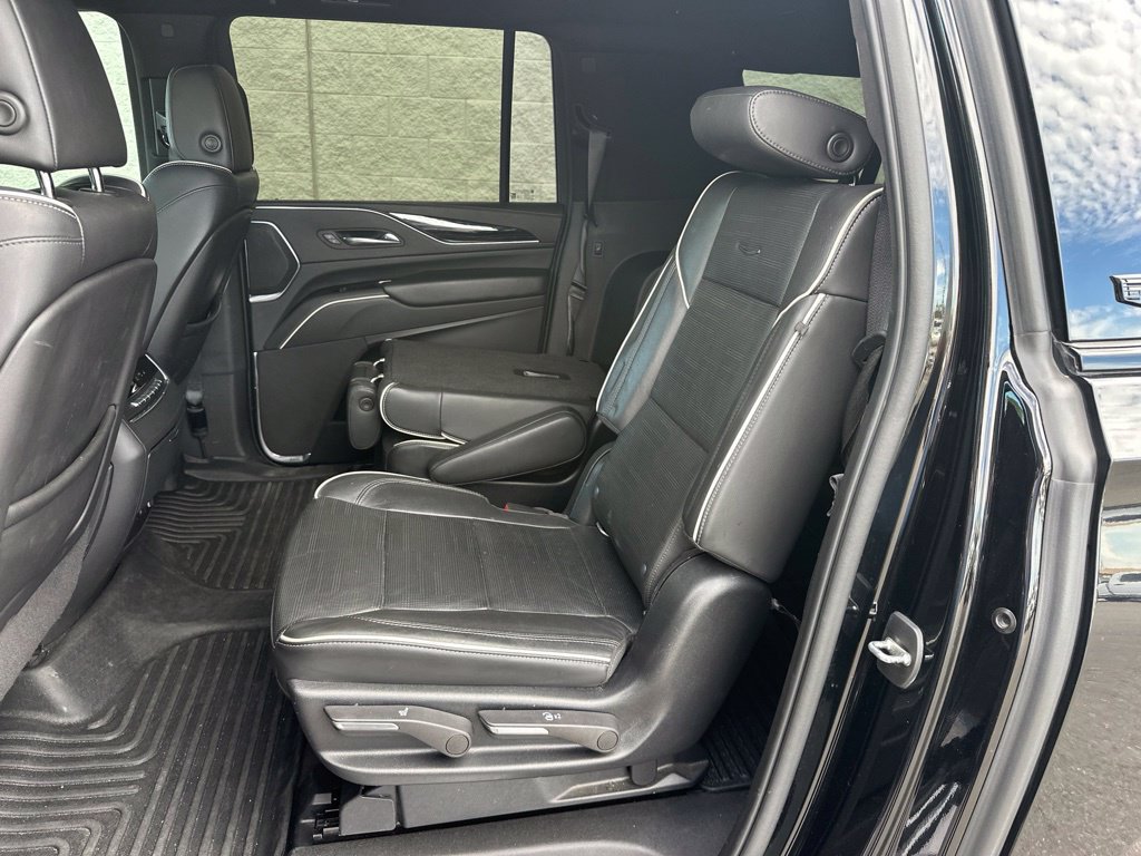 Used 2022 Cadillac Escalade ESV Sport AWD/4WD image 11