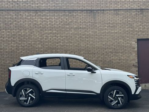 New 2026 Nissan Kicks SV FWD image 21