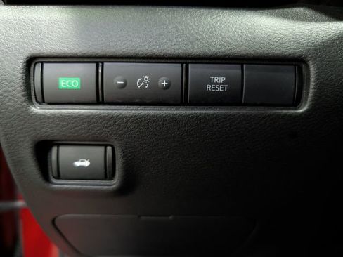 Used 2025 Nissan Sentra SR w/ SR Premium Package FWD image 19