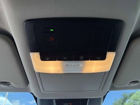 Used 2022 Nissan Rogue SV FWD image 43