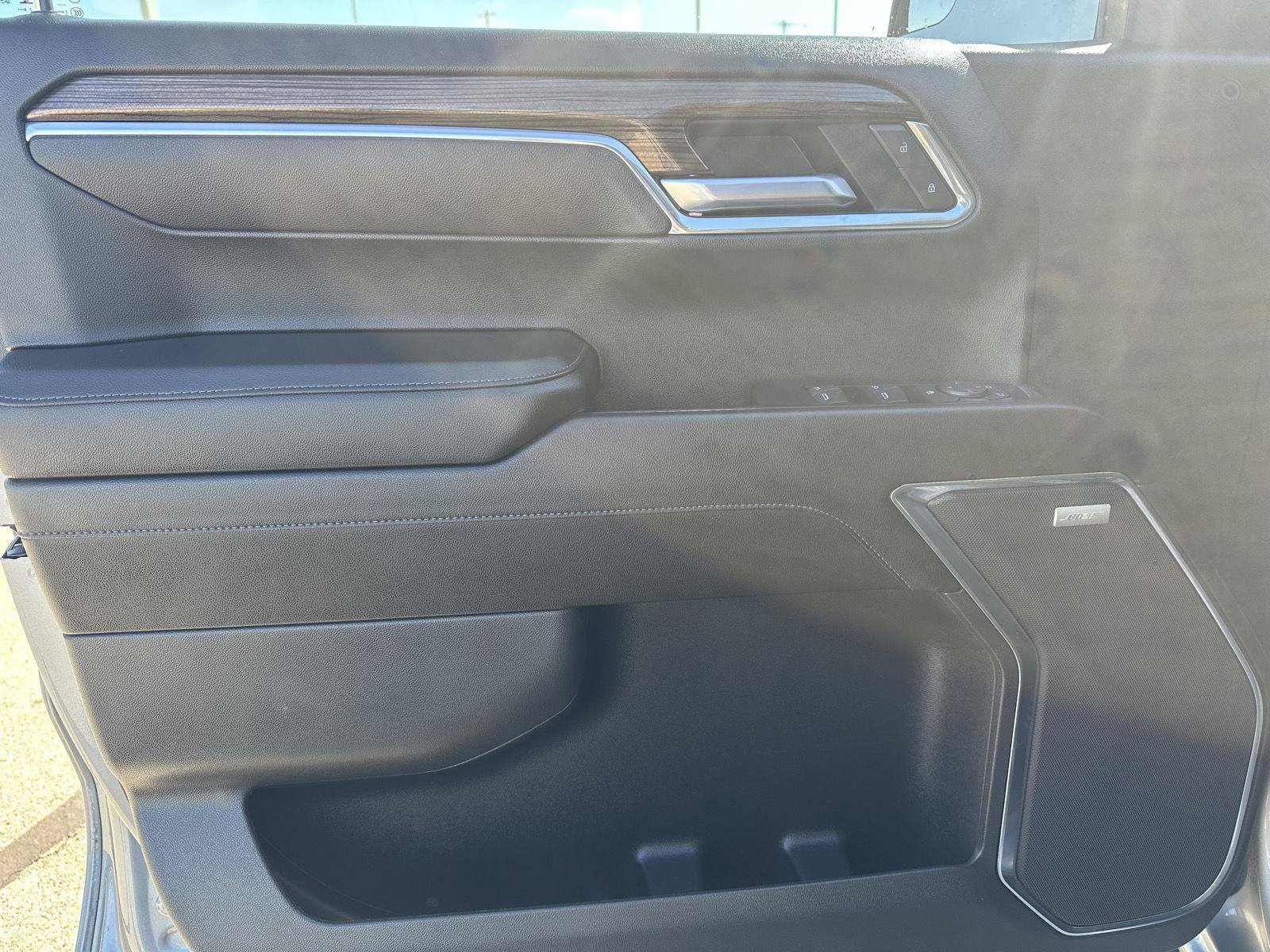 Used 2025 Chevrolet Silverado 1500 LT Trail Boss w/ Convenience Package II AWD/4WD image 9