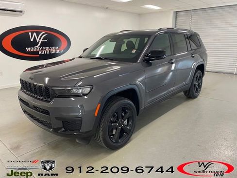 New 2025 Jeep Grand Cherokee L Altitude image 1