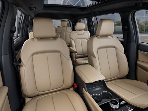 New 2025 Jeep Grand Cherokee L Limited w/ Luxury Tech Group II image 39